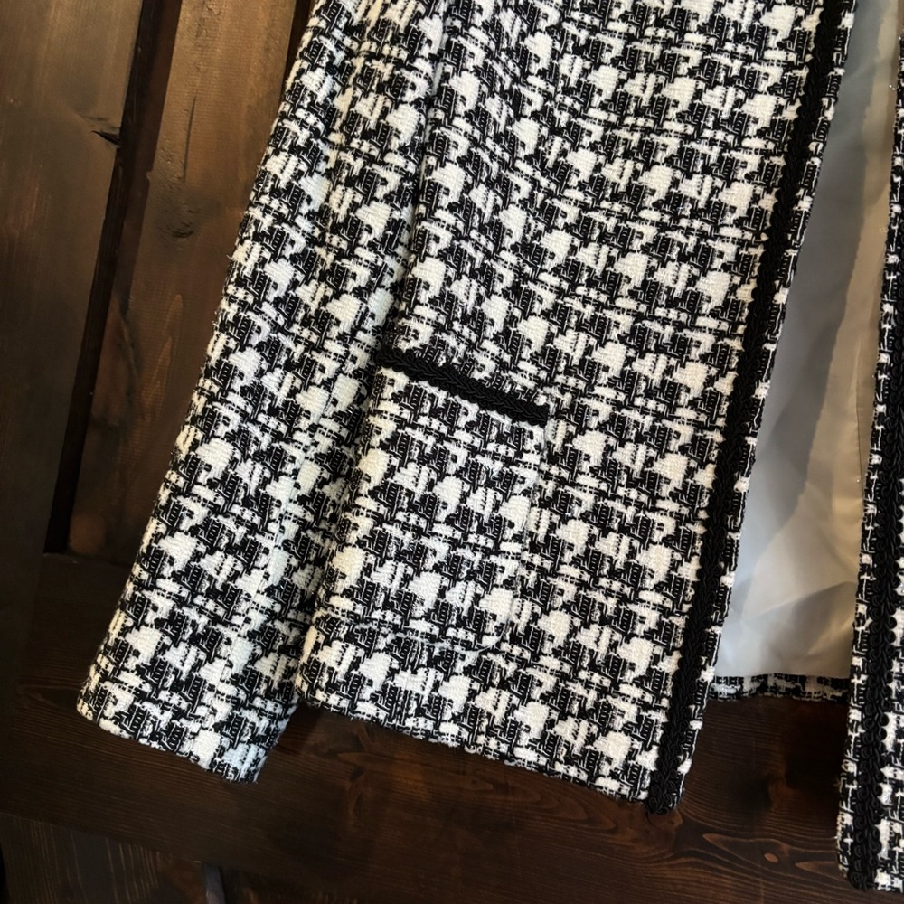 ❗️FINAL Tahari ASL Luxe Black and White Tweed Jacket Blazer with Floral Brooch 8 - Picture 4 of 6